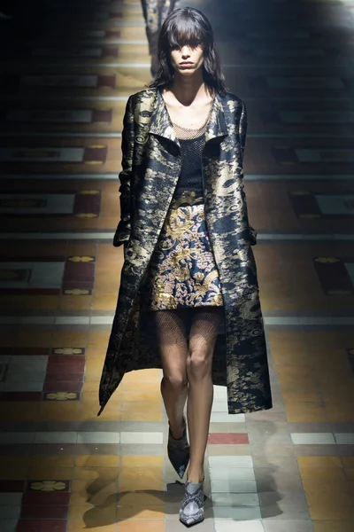 Look 46
